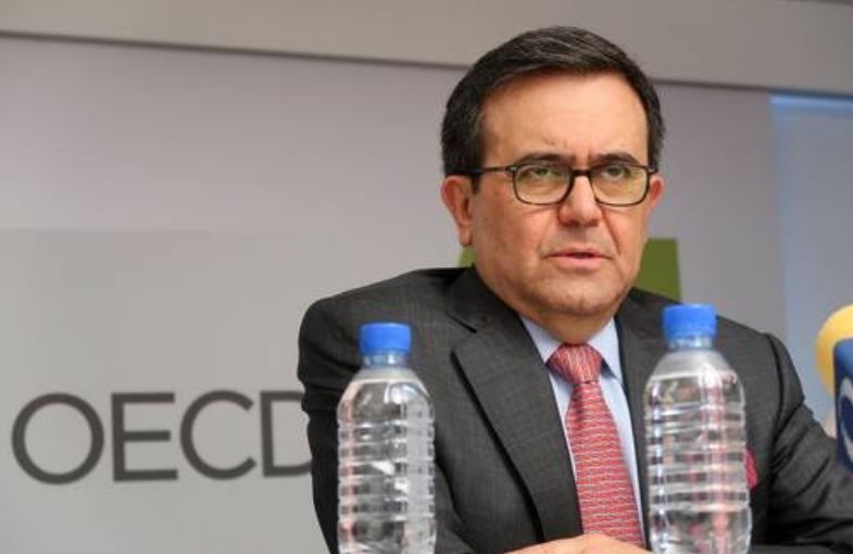 Vinculan a proceso al ex secretario de Economía, Ildefonso Guajardo