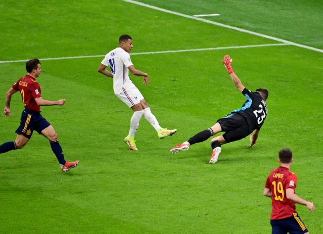 ¿Fue válido el gol de Mbappé ante España?