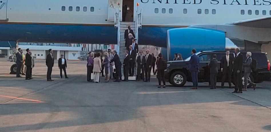 Jill Biden primera dama de EU pisa tierras mexicanas, pero lejos del Felipe Ángeles