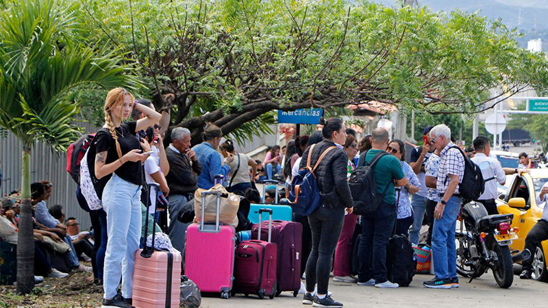 Suspenden operaciones en aeropuerto de Cúcuta, Colombia por alarma de detonante