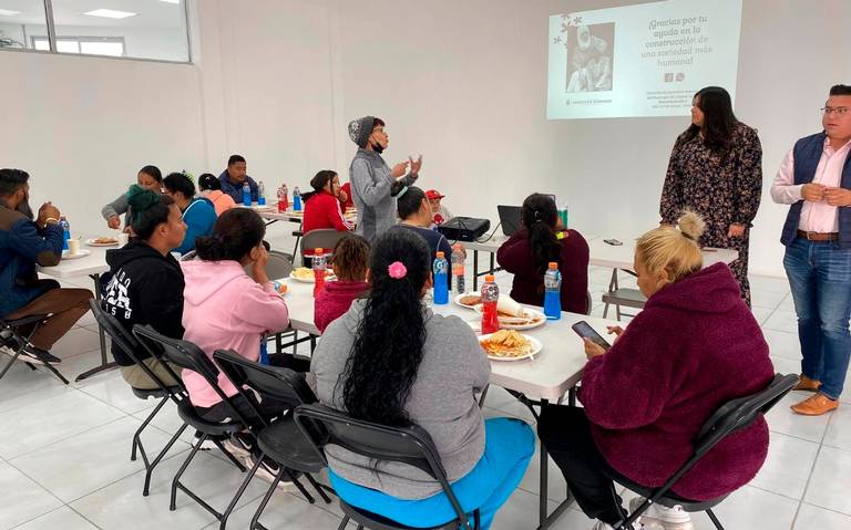 Migrantes y vecinos de colonia Felipe Ángeles reciben curso “Redes de Apoyo”