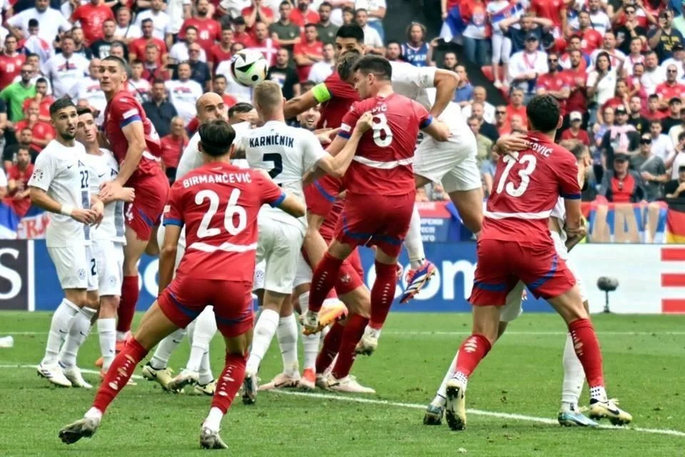 Rescata Serbia empate ante Eslovenia en la última jugada
