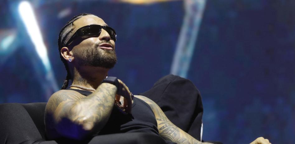 Maluma asegura que la paternidad cambió su vida pero sigue su imagen de chico malo