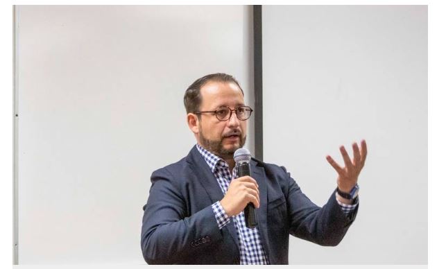 Presenta SIDE programas