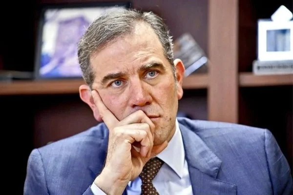 Presiona Córdova a SEP para rehacer libro de texto