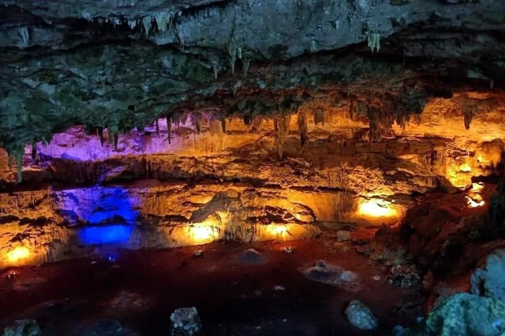 Proyectan museo de arte prehispánico en un cenote